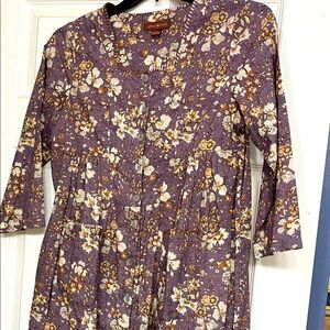 Cute April Cornell top. Perfect for dress up or sport. In great condition.